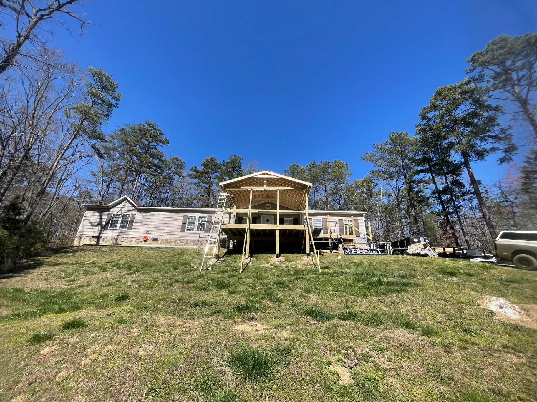 Rear center view - gable and post framing - Cleveland, TN