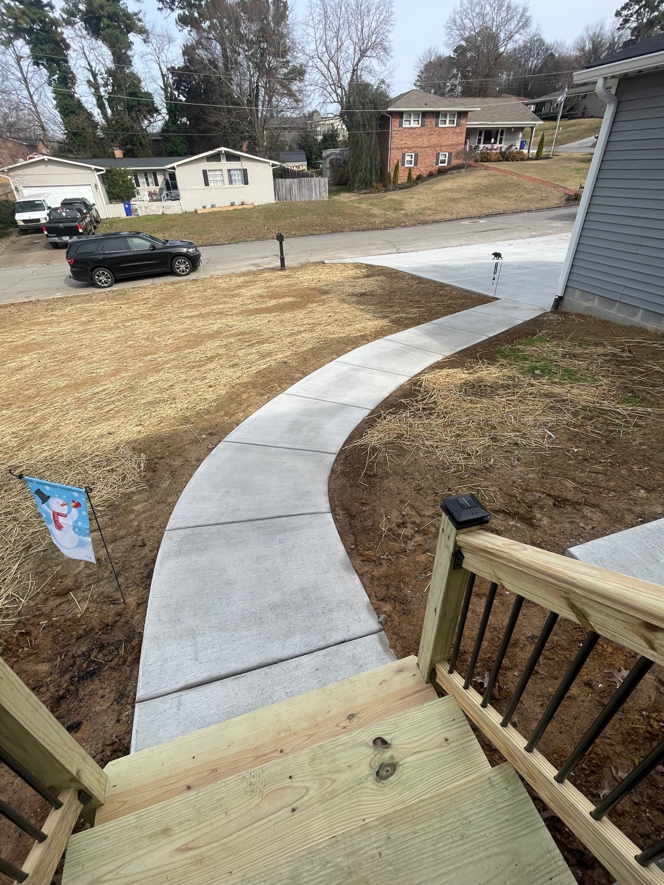 Curved sidewalk leading to porch - Cleveland, TN
