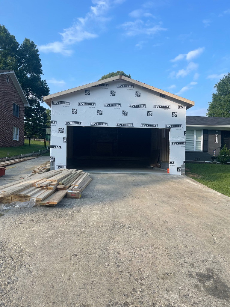 Garage framing with Tyvek house wrap - Cleveland, TN